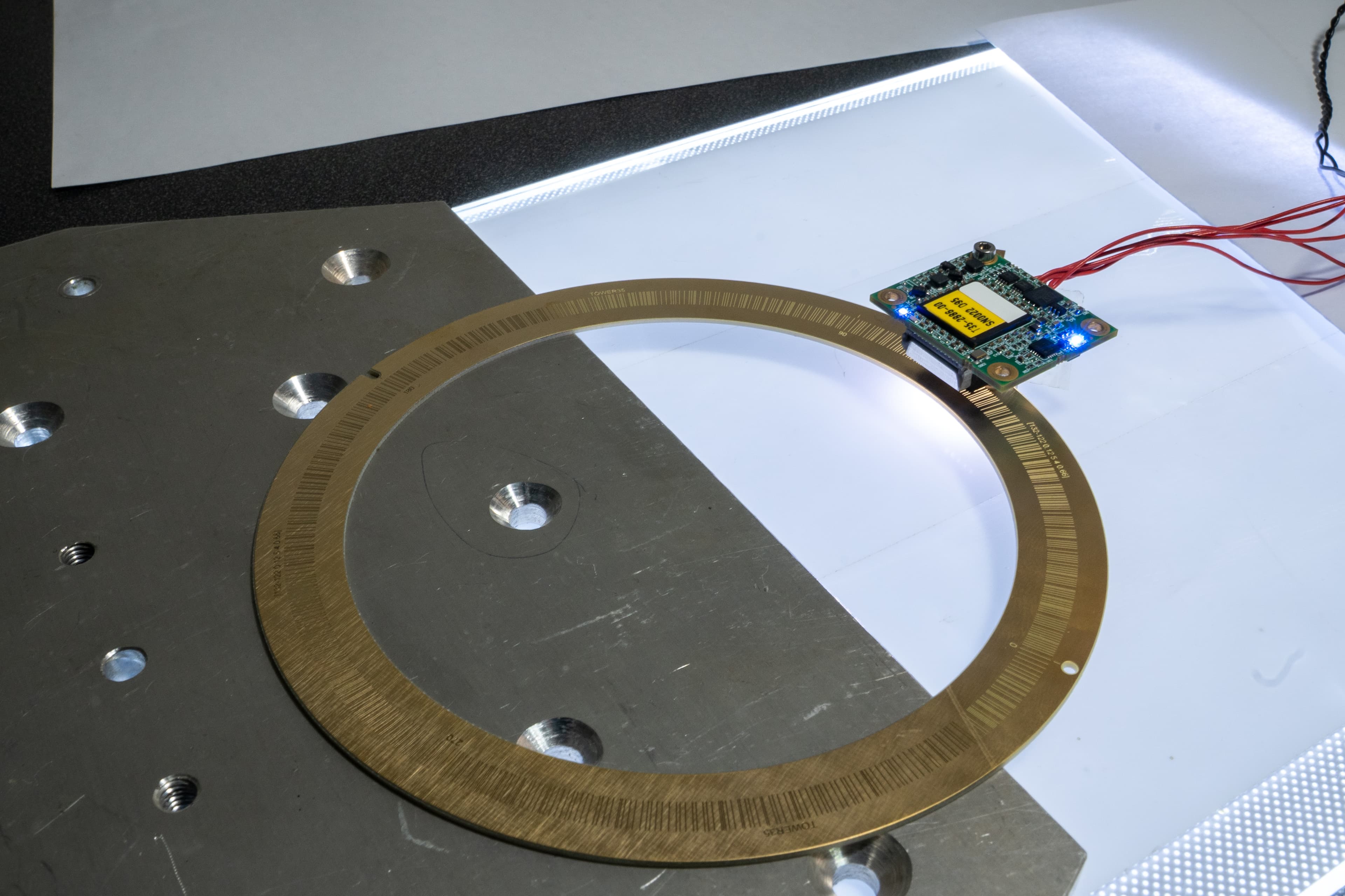 Line encoder, side profile detail